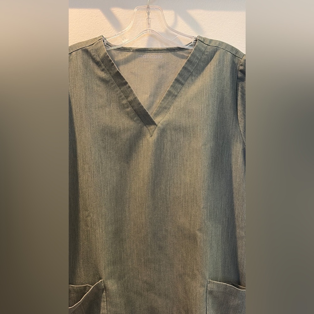 Mandala 6 Pocket Top Heather Olive size L - Picture 2 of 5